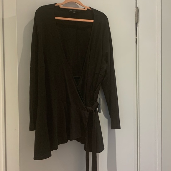 NWT Eloquii True Wrap Black Blouse Size 20 - Picture 2 of 6